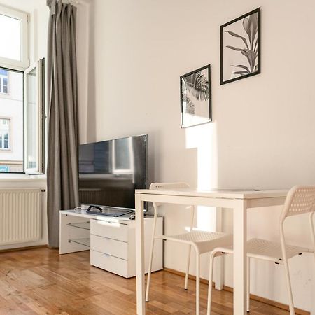 Comfortable 3Br Shared Apart. - Suitable For Long Stays Виена Екстериор снимка